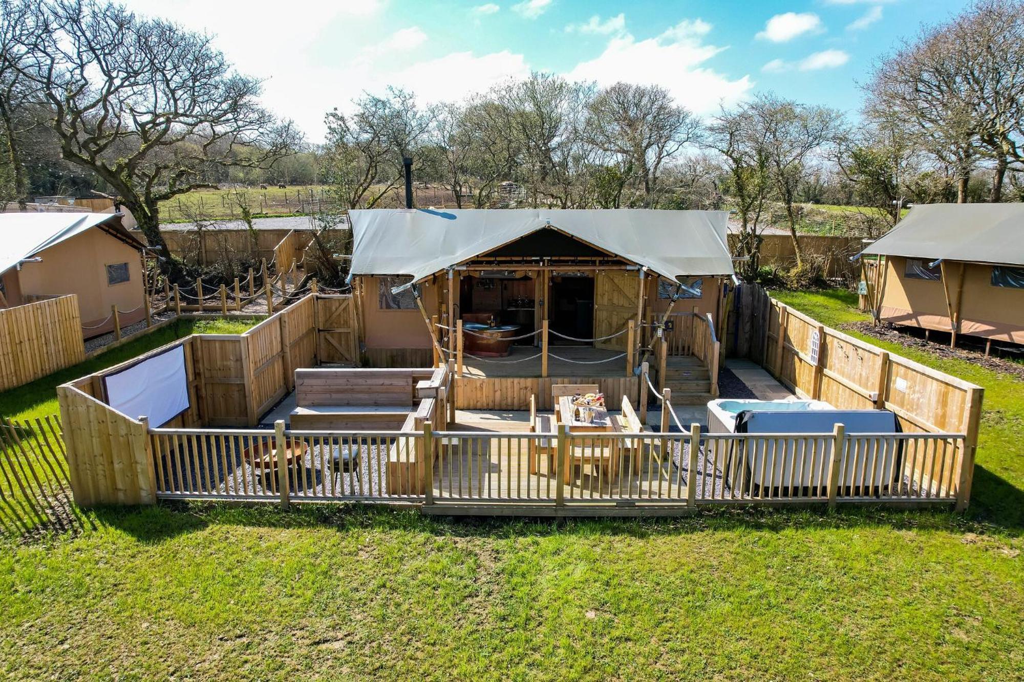 טנבי Jungle Book Safari Tent מראה חיצוני תמונה
